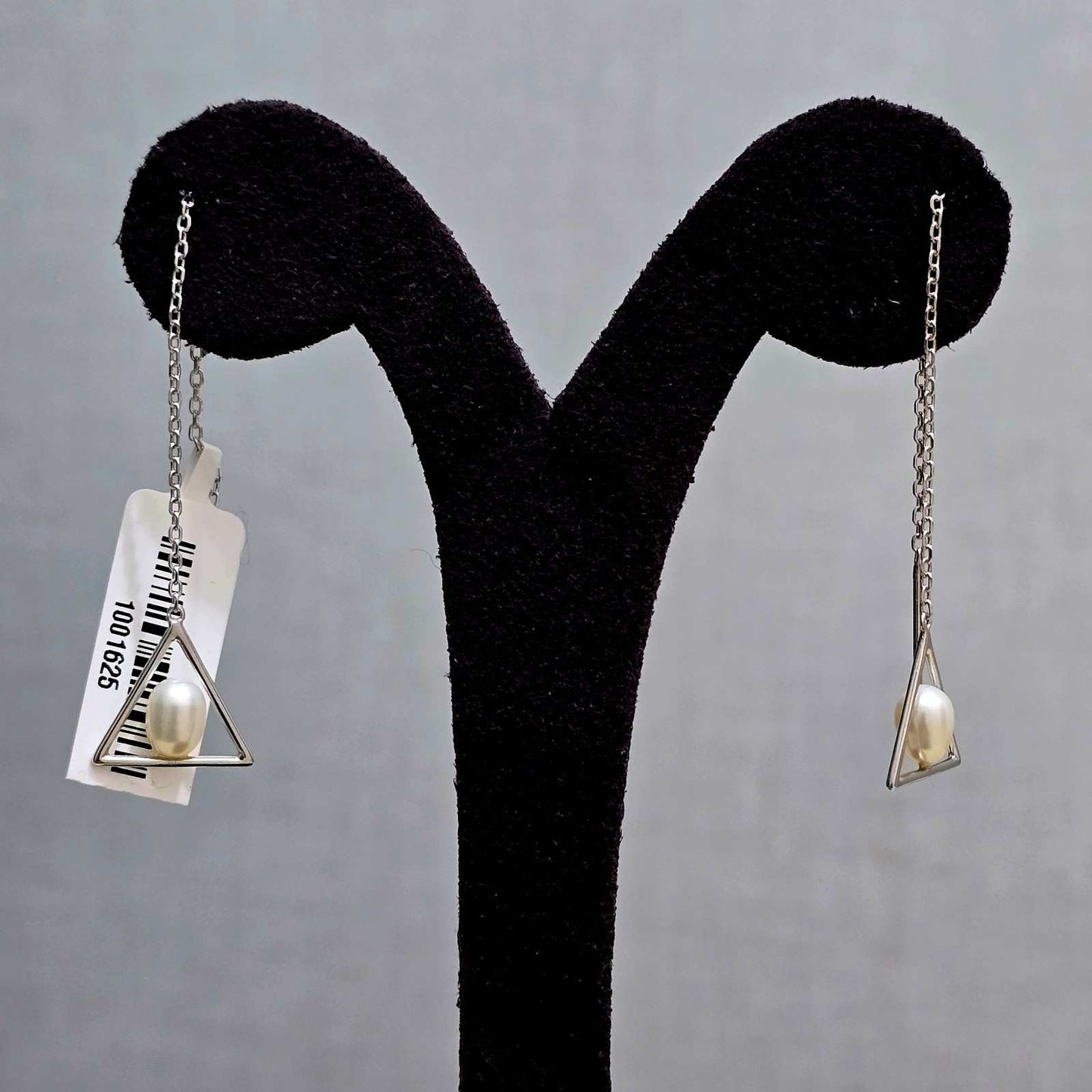 Triangle Pearl Drops