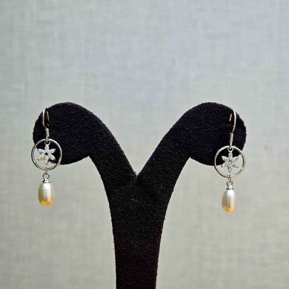 Star Blossom Pearl Earrings