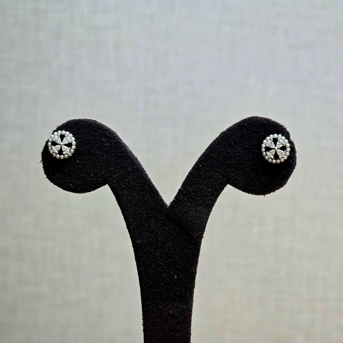 Daisy Studs