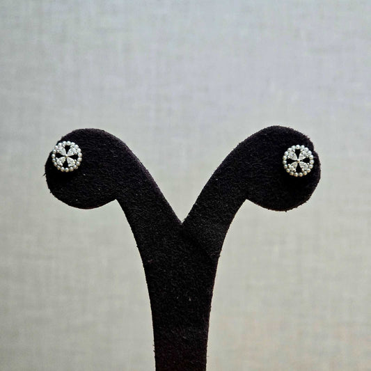 Daisy Studs
