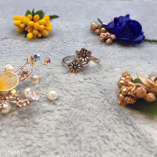 Five Petals Flower Toerings - Mayuri Silver House