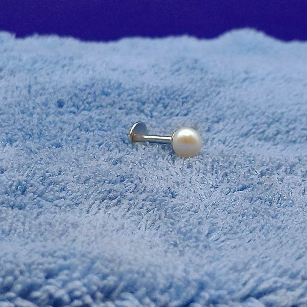 Pearl Majestic Studs - Mayuri Silver House